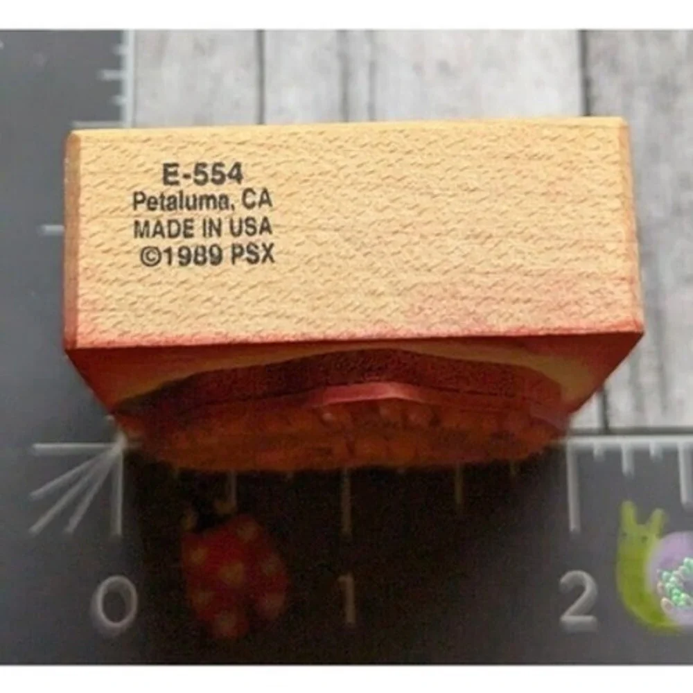 PSX Designs Flower Heart E554 Rubber Stamp Wood #F85